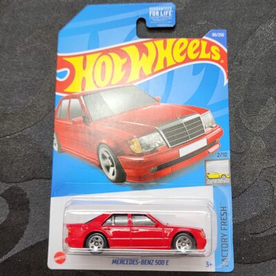 Hot Wheels Mercedes-Benz 500E Red #86 2022